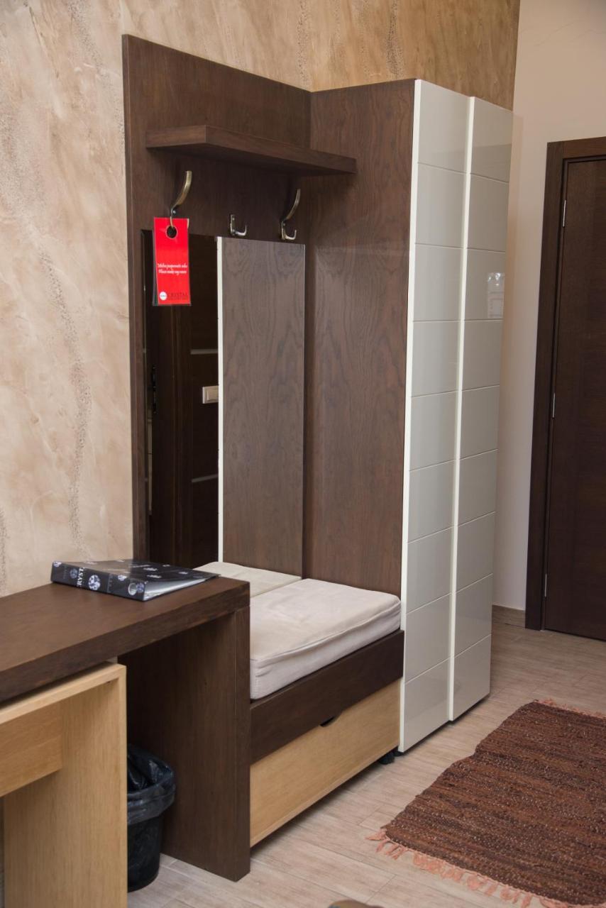 Hotel Crystal Pecinci Eksteriør billede